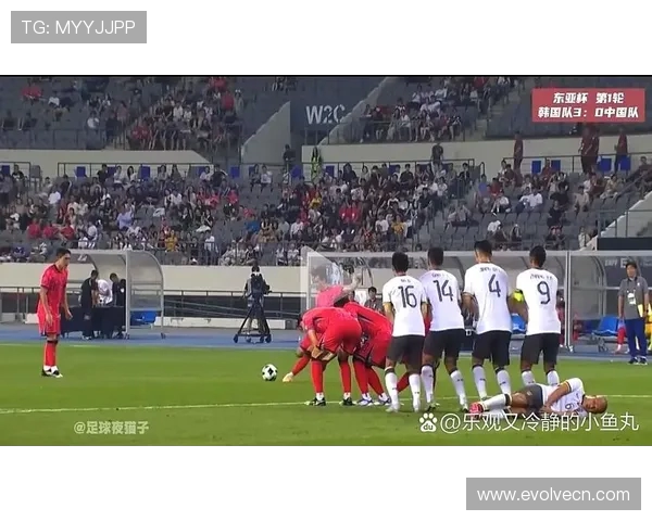 南京足球队配合问题引发热议球迷对战术执行和团队默契展开激烈讨论